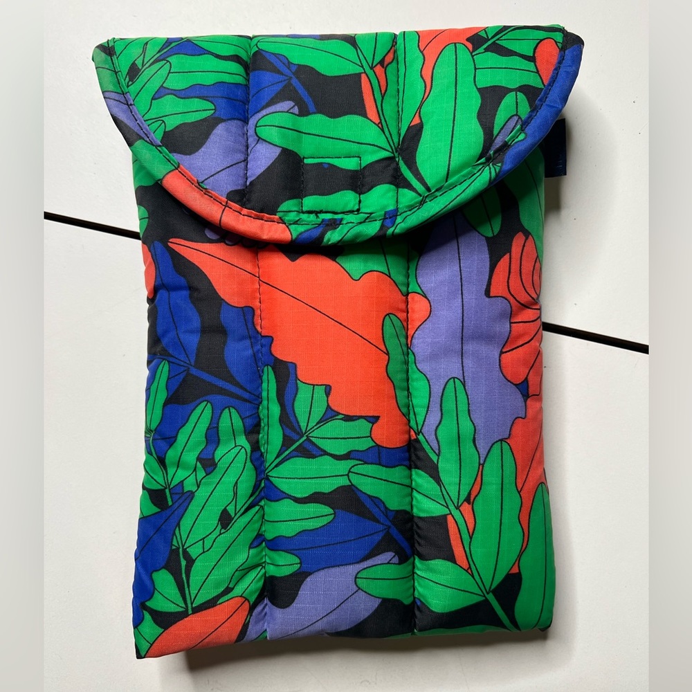 Baggu tablet case like new